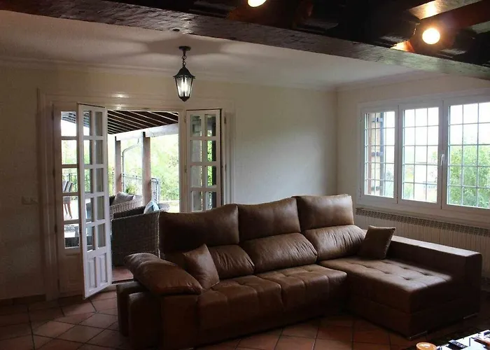 Sagastienea Con Piscina Y Tenis En La Rioja Samaniego