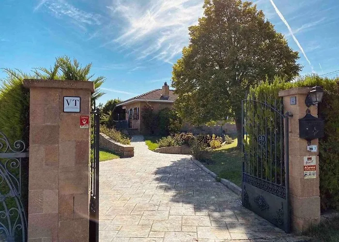 Sagastienea Con Piscina Y Tenis En La Rioja * Samaniego