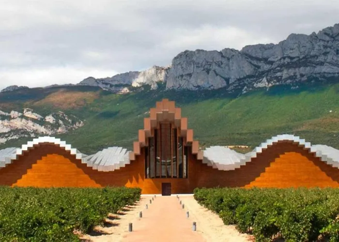 Sagastienea Con Piscina Y Tenis En La Rioja *